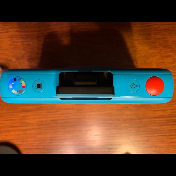 Polaroid SNAP Instant Digital Camera - Picture 2 of 5